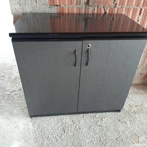 set birou si comoda gri cu negru