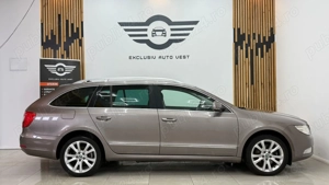 ** Skoda Superb ** - imagine 7