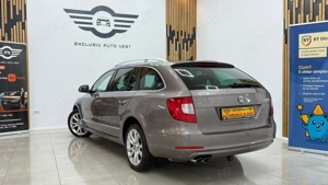 ** Skoda Superb ** - imagine 5
