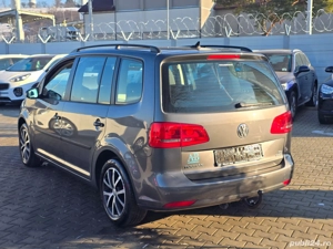 Volkswagen Touran 1.6 TDI 105 CP - imagine 10