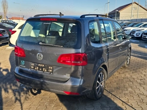 Volkswagen Touran 1.6 TDI 105 CP - imagine 4