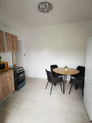 Vând apartament semicentral,,cu potential,decomandat,semimobilat - imagine 2