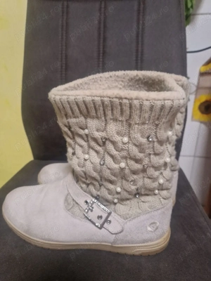 Cizme elegante și comode .Model cu perle