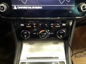 Skoda Superb - imagine 18