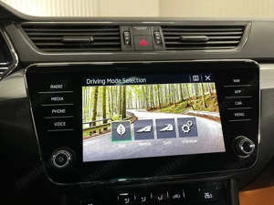 Skoda Superb - imagine 17