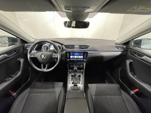 Skoda Superb - imagine 8