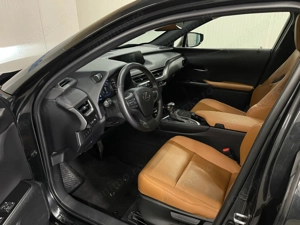 Lexus UX - imagine 5