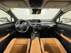 Lexus UX - imagine 7