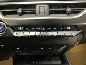 Lexus UX - imagine 16