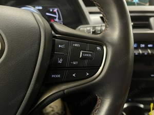 Lexus UX - imagine 18