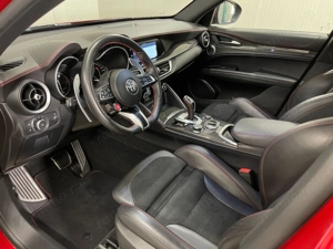 Alfa Romeo Stelvio - imagine 5