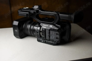 Vând Panasonic AG-UX90 cameră video 4K  nefolosit ,cutie