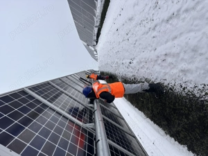 Muncitor parc fotovoltaic  - imagine 2