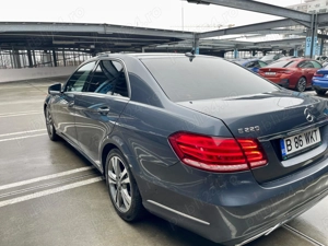 Mercedes Benz E 4 matic  - imagine 4