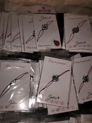 Lot 300 Mărțișoare tip brățară pe șnur reglabil 