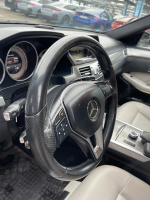 Mercedes Benz E 4 matic  - imagine 5