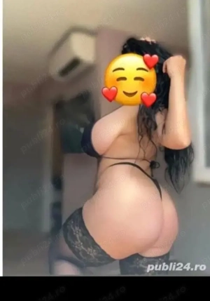 Bruneta 19 ani cu forme