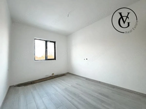 Casa la sol, 4 camere - 253 mp - Navodari - imagine 4
