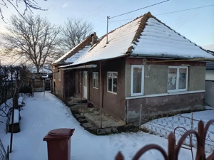 Vând casă nelocuibil !