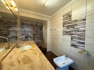 Vilă de Lux în Europa | Panoramă Superbă - imagine 5