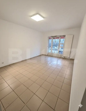 Spațiu comercial cu 2 Intrări Stradale, 70 mp, zona Micro 11