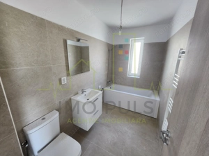 2 locuri de parcare incluse. Bloc nou. Spatiu foarte mare in pod - imagine 3