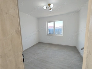 Vând casă singular  - imagine 13