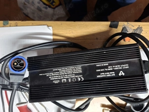 Incarcator BIKE NIU AERO 52,5V 4A,nou.