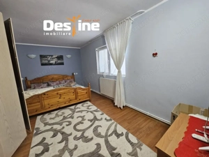 Casa cu etaj si mansarda, 7.200 mp teren, in comuna Probota  - imagine 5