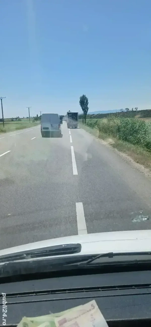 Disponibil o lună de zile sofer B,C,E,D