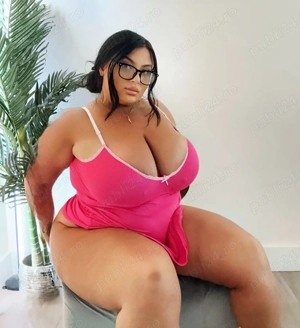 Azi am sosit..Doamnă matură Frumoa Dominare rollplay fetișuri***Show webb profofesional  