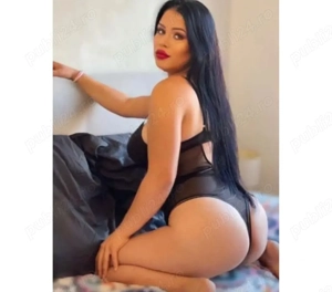 Brunetă noua in zona ta fără grabă 