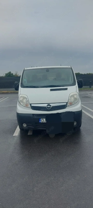 Vând Opel Vivaro