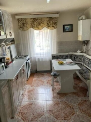 vand apartament 3 camere