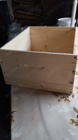 Vând corpuri  stupi noi