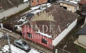 Casa pe principala in Giarmata  737mp teren