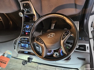 Hyundai Elantra 2015 - imagine 8