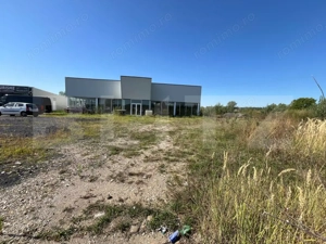 Hale industriale de închiriat – 2.300 mp teren, 2 hale  curte și deschidere 50 m