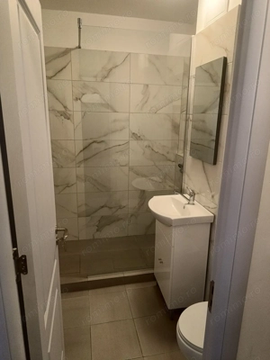 Garsonieră Titan, parter cu balcon, mobilată complet, prima închiriere