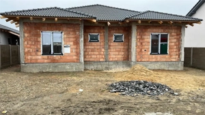 Duplex spatios - zona populata - toate utilitatile.