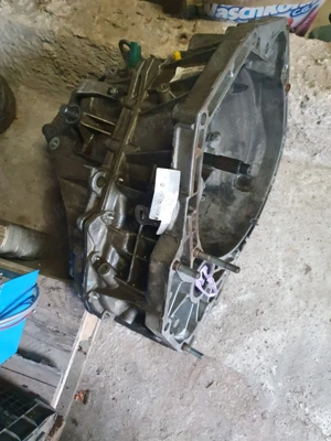 cutie de viteze manuală bună din dezmembrări Dustar an decembrie 2017  - imagine 2