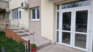 Spațiu comercial - apartament 3 camere la Parter, Zona Tei.Maica Domnului