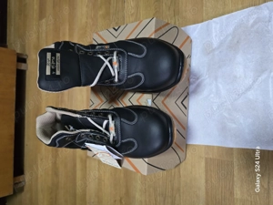 Incaltaminte de lucru marimea 43