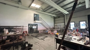 De inchiriat Hala si birou, parter, 175 mp, pentru depozitare sau productie, zona Torontalului