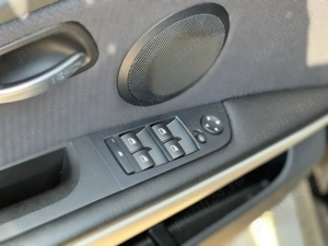 BMW Seria 3 318d DPF Touring - imagine 19