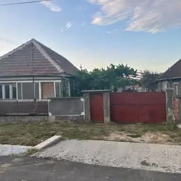 Vand casa in localitatea Chijic