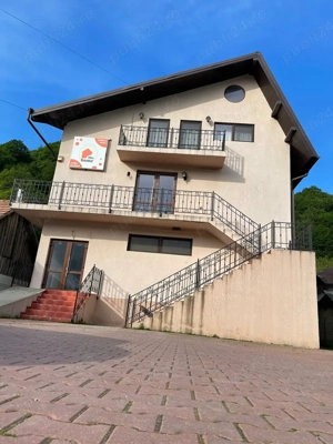 Proprietate multifuncțională DN10 Siriu   restaurant pizzerie + apartament, zonă turistică