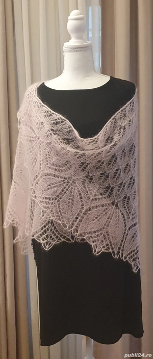 Șal tricotat manual roz