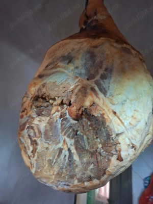 Vând șuncă, caltaboș, slănină 