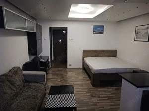 garsoniera barajul bicaz-modern-metrou 5 minute costin georgian